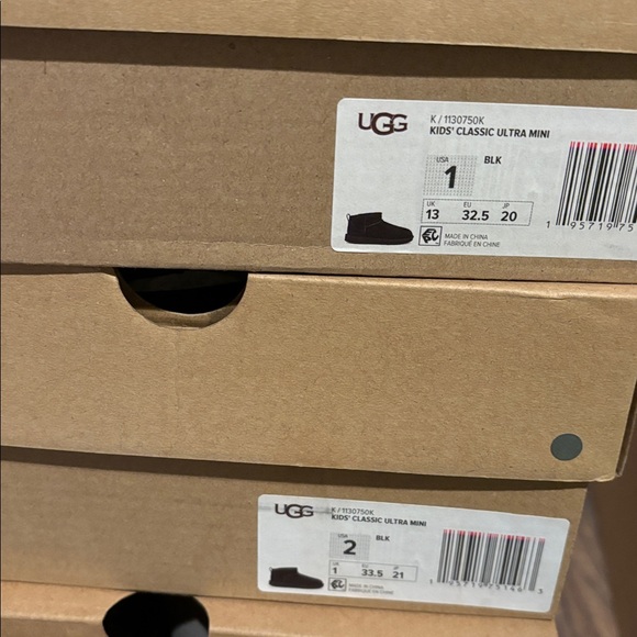 UGG Little kids Ultra Mini Boots black 1130750K-BLK - Picture 5 of 5